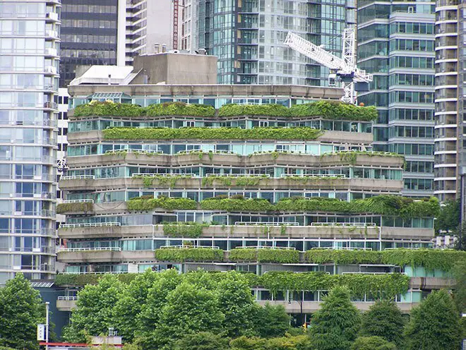 Edificio verde en Vancouver, BC