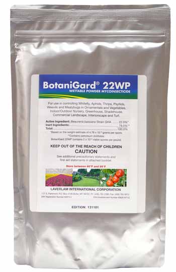 Bolsa de 1 lb de insecticida biológico BotaniGard 22WP sobre un fondo blanco aislado.